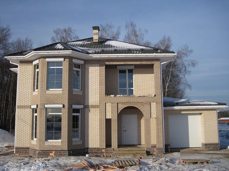 Экономия на строительстве: Почему двухэтажный дом может быть выгоднее?